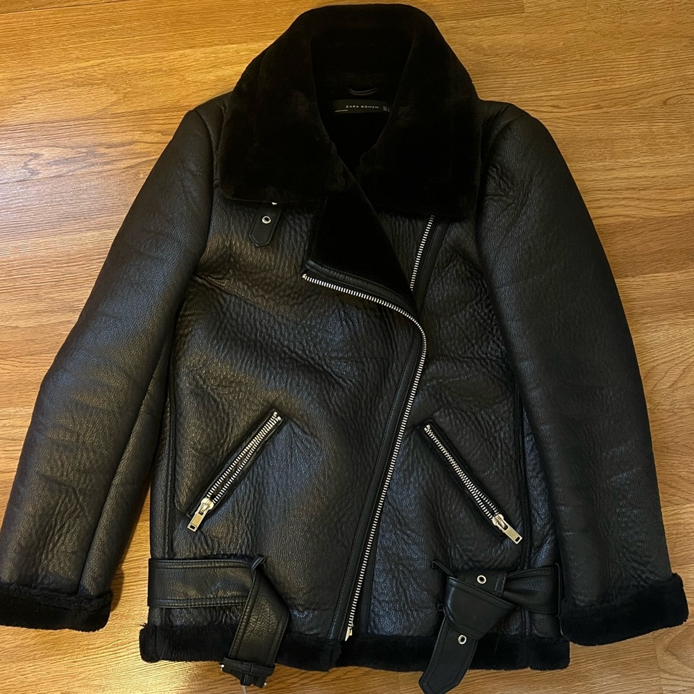 *SOLD Zara Outerwear Contrast Biker Jacket Faux Leather Faux Fur in Black